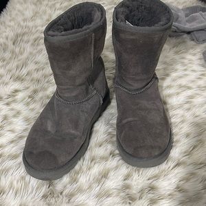 Gray uggs